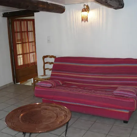 Les Rosiers Apartment *